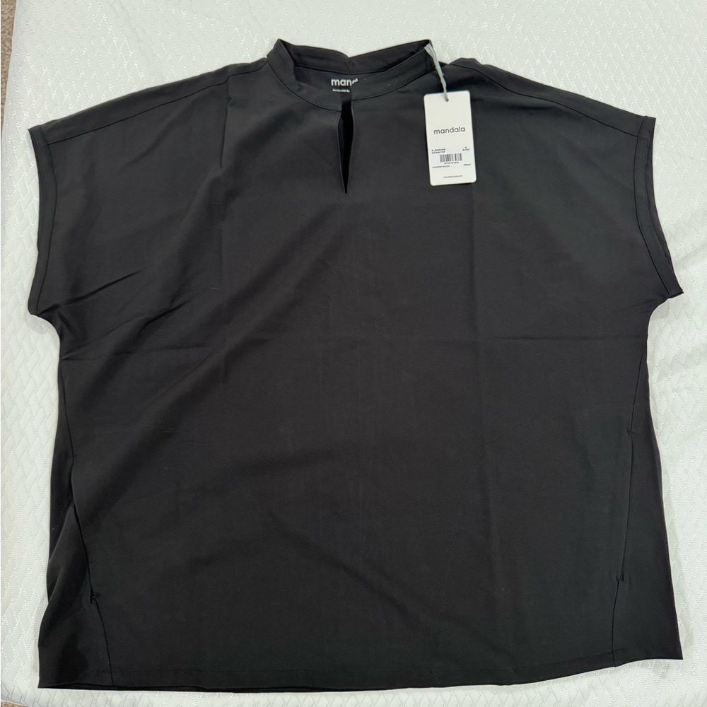 Mandala Women’s Black Scrub Set: XL top and XL bottom NWT